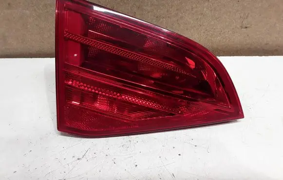 Tailgate rear/tail lights