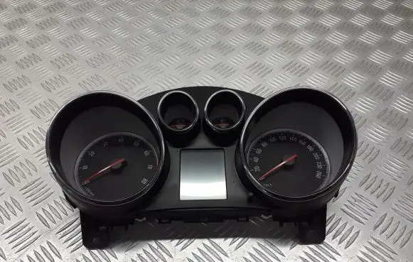 Opel Astra J Tachometer 39069791
