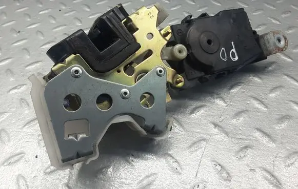 Subaru B9 Tribeca Front door lock