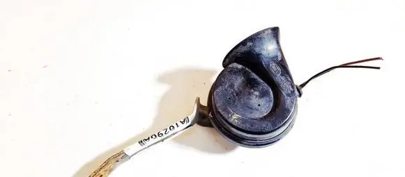 Audi A4 S4 B6 8E 8H Horn signal 8e0951223