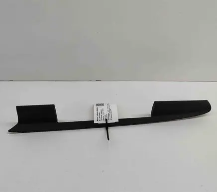 Dashboard glove box trim
