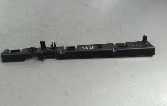 Maserati Quattroporte Front bumper mounting bracket 670003422