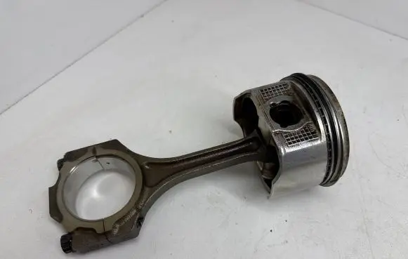Lexus LS UCF30 Piston with connecting rod 133015008002