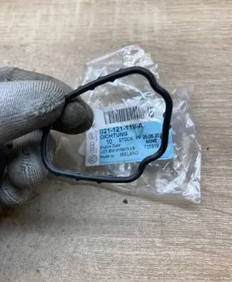 Volkswagen Sharan Thermostat housing 021121119A