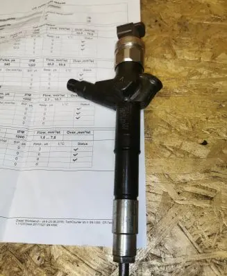 Nissan Navara D40 Fuel injector 16600EB300 10G03317