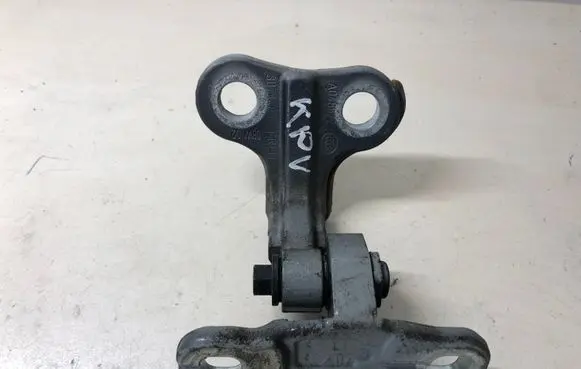 Volvo V50 Front door upper hinge 30784887
