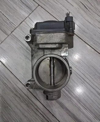 Renault Laguna II Throttle body valve 8200063652