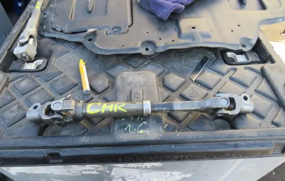 Toyota C-HR I Steering column universal joint