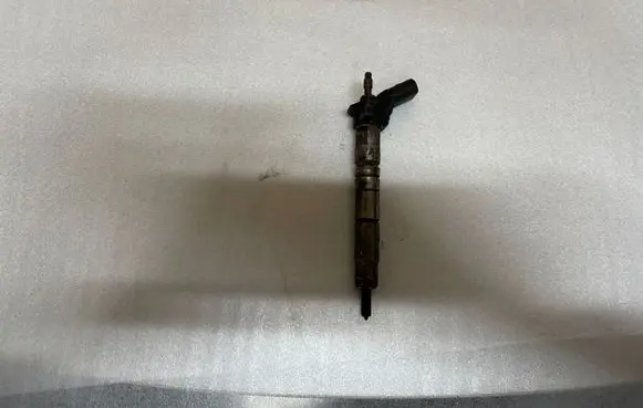 Mercedes-Benz ML W166 Fuel injector A6420701187