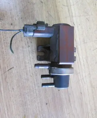 Ford C-MAX II Valve vacuum 9652570180 70086808