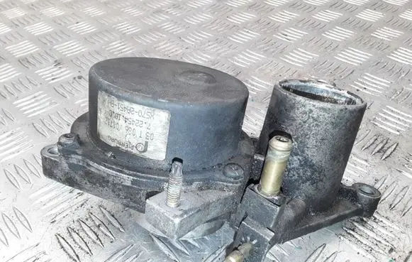 Ford Mondeo Mk III Vacuum pump XS7Q2A451BH