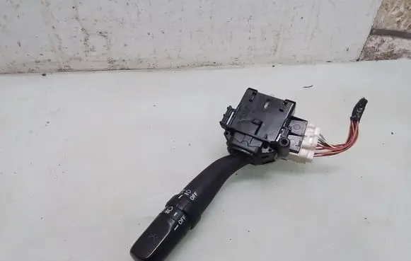 Toyota Avensis T250 Indicator stalk