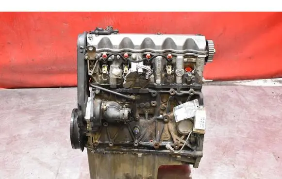Volkswagen PASSAT B5 Engine AHD