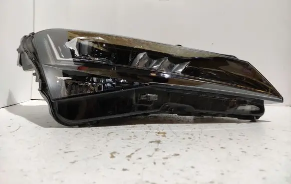 Skoda Superb B8 (3V) Headlight/headlamp 3V1941016D 27008161