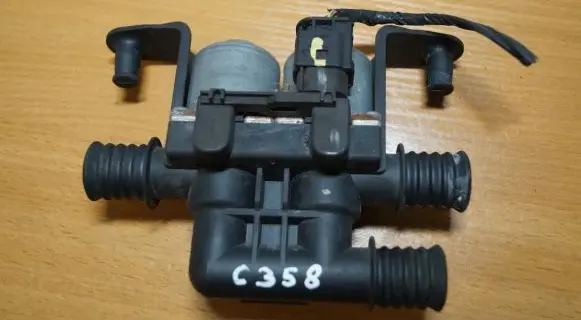 BMW X5 E70 Coolant heater control valve 6910544 C358