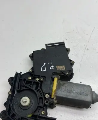 Volkswagen Golf III Sliding door window regulator with motor 05075530 114523
