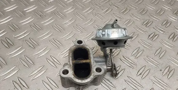 Toyota Yaris Vacuum valve 