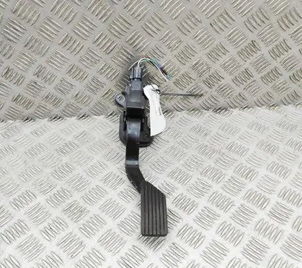 Mitsubishi Outlander Accelerator throttle pedal 1600A188