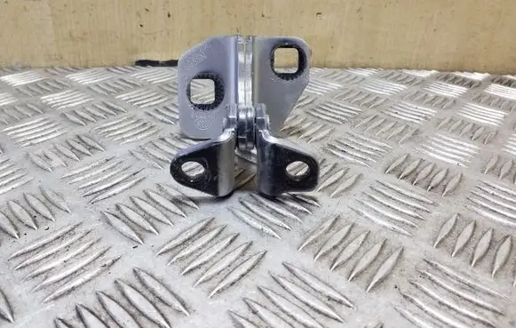 Tesla Model S Front door lower hinge 955200E 3065N