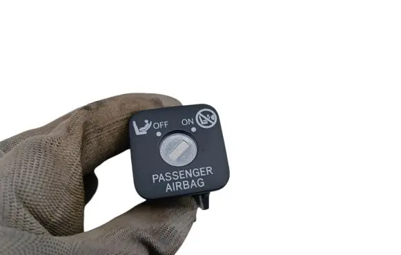 Toyota Auris 150 Passenger airbag on/off switch 1710U84