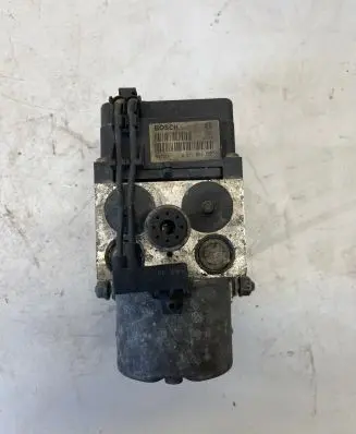Volkswagen PASSAT B5 ABS Pump 0273094132 667556 16724