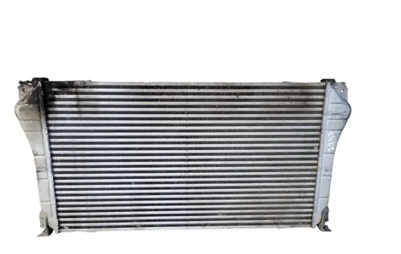 Toyota Avensis T270 Intercooler radiator 0R030 JD1271003262