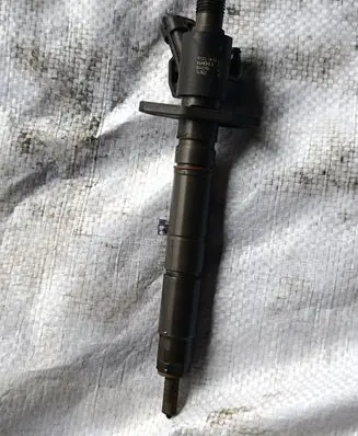 Land Rover Range Rover Sport L494 Fuel injector 9X2Q9K546DC
