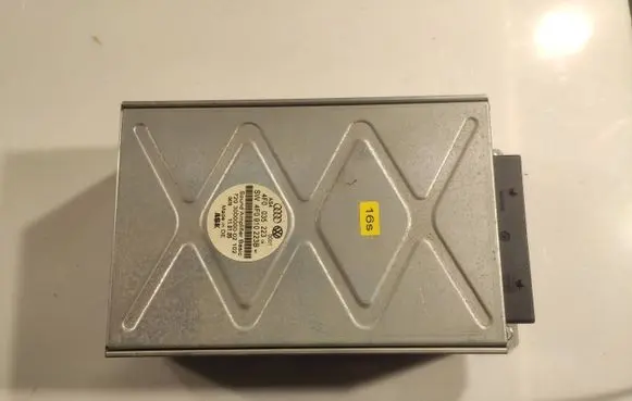 Audi A6 S6 C6 4F Sound amplifier 4F0035223 4F0910223B