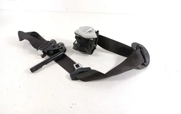 BMW X6 E71 Front seatbelt 7161046