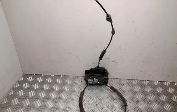 Nissan Navara D23 Front door lock 475L
