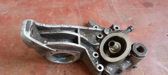 Alfa Romeo 166 Oil filter mounting bracket C010