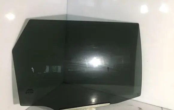 Toyota Auris E180 Rear door window glass 43R001595