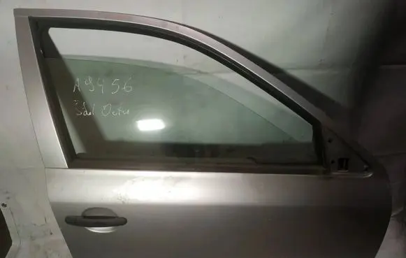 Skoda Octavia Mk1 (1U) Front door pilkos