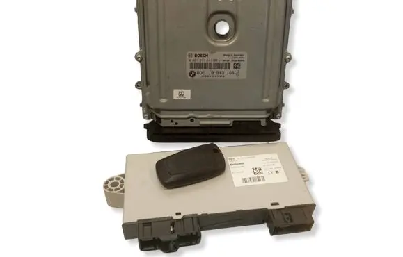 BMW 5 F10 F11 Engine ECU kit and lock set 8513165 0281017631