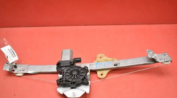 Renault Clio I Front door window regulator with motor 807205569R