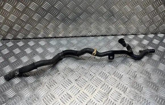 Toyota Avensis T270 Engine coolant pipe/hose 165780X011
