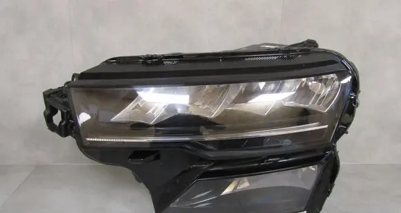 Skoda Karoq Headlight/headlamp 57B941009 0022563508 27102023