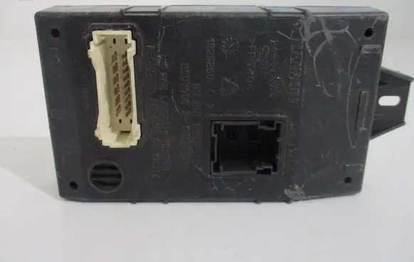 Dacia Duster Comfort/convenience module 8201029422