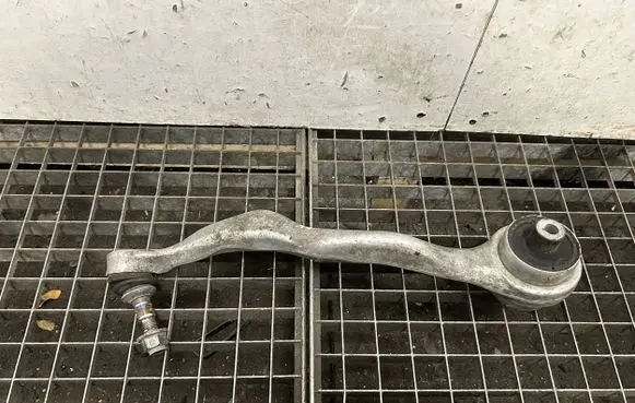 BMW 4 F32 F33 Front lower control arm/wishbone 11817315 118173
