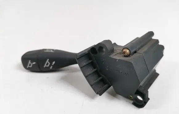 Mercedes-Benz E W210 Steering wheel adjustment switch A2205450022