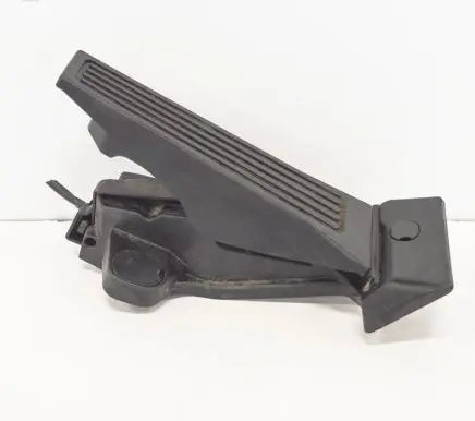 Hyundai Tucson TL Accelerator throttle pedal D79