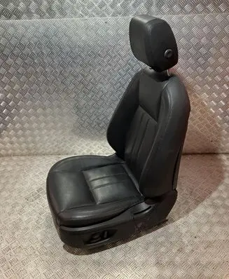 Land Rover Discovery Sport Front driver seat TM26019