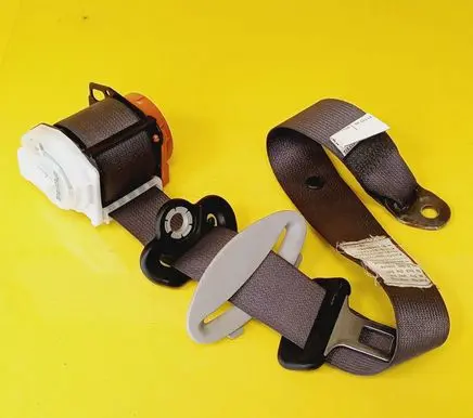 Rear seatbelt