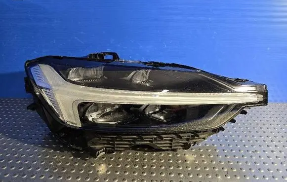 Volvo XC60 Headlight/headlamp 32404706