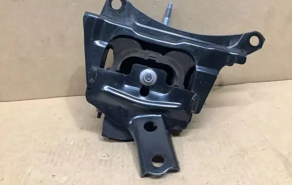 Toyota Prius (XW50) Gearbox mount