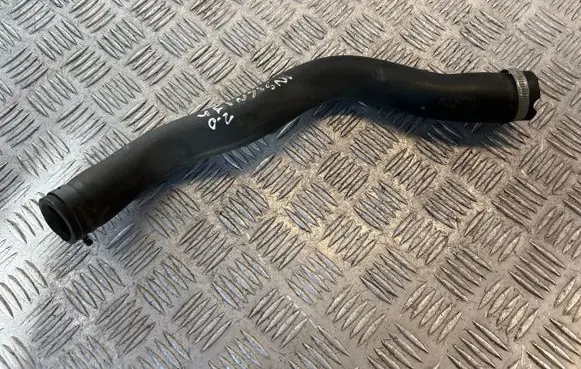 Opel Insignia A Engine coolant pipe/hose 13239142 565563897