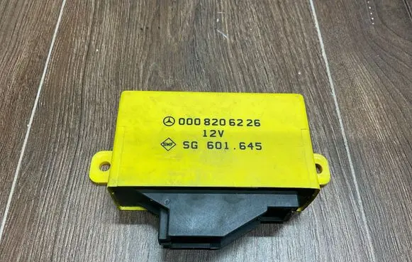Mercedes-Benz SL R129 Seat control module 0008206226