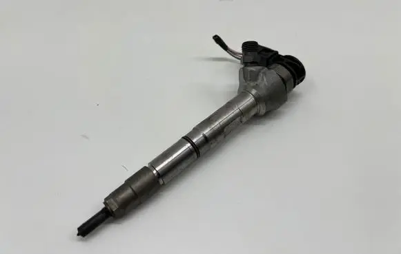 Audi A3 8Y Fuel injector 05L130277E