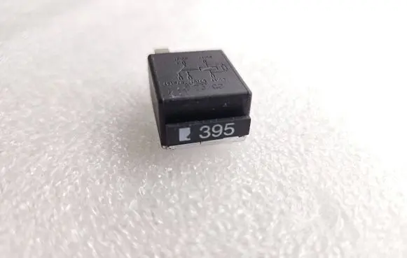 Audi Q7 4L Other relay 8Z0951253 PA66A02 12730L0