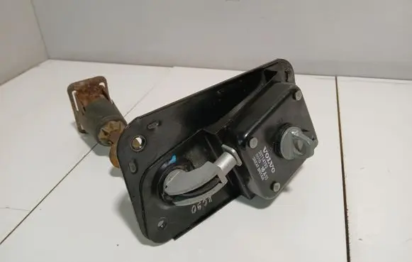 Volvo XC90 Spare wheel mounting bracket 30714793